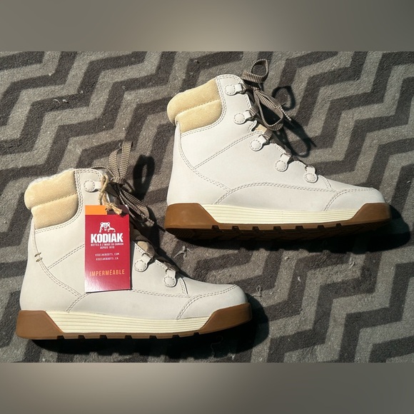 Kodiak Clairesholm Insulated Snow Boot - Picture 1 of 5